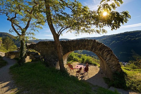 Beautiful place in the beer garden at the Grevenburg ruins, Traben-Trarbach, Middle Moselle,