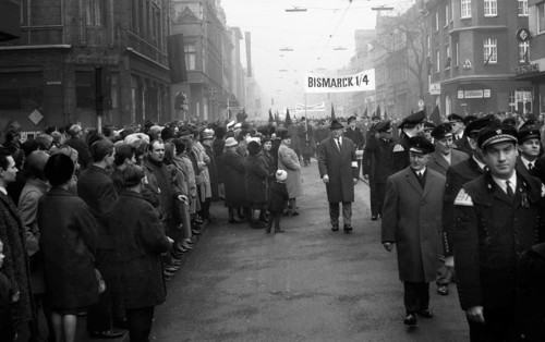 With black flags, miners of the Bismarck colliery and their relatives demonstrated against the