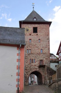 Historic middle gate as town gate in Hirschhorn am Neckar, Neckar Valley, Odenwald, Hesse, Germany,