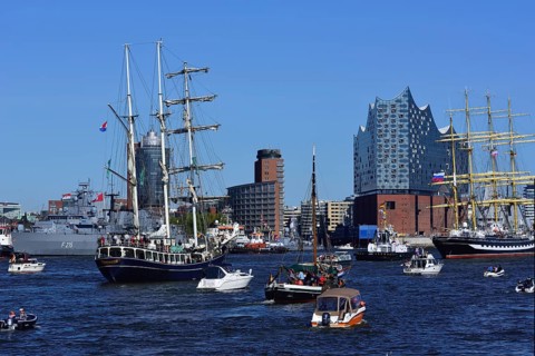 Europe, Germany, Hamburg, Elbe, harbour birthday, parade in front of the Elbe Philharmonic Hall,