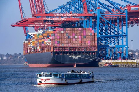 Port of Hamburg, Waltershofer Hafen, HHLA Container Terminal Burchardkai, Container Freighter