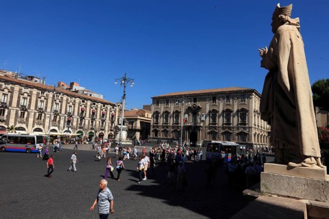 Piazza del Duomo, Fontana dell'elefante (Elephant Fountain) by Vaccarini 1735 in the baroque