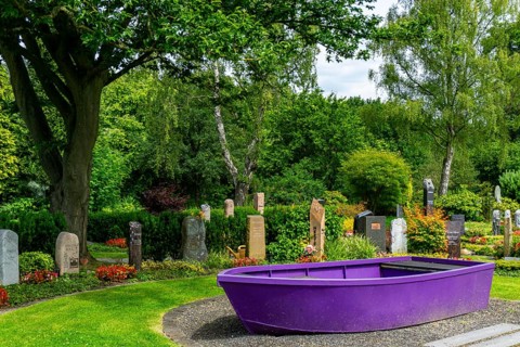 Memoriam Garden, graves in themed gardens, harbour of peace, at the Park Cemetery in Essen, the