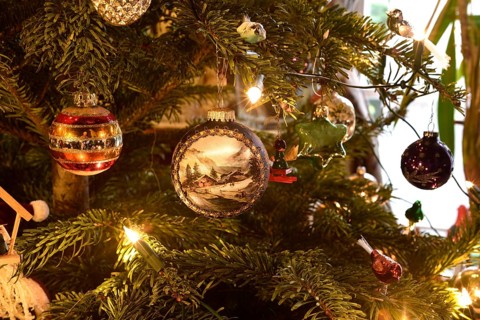 Europe, Germany, Christmas, Christmas tree with tree decorations, baubles and fairy lights, Europe