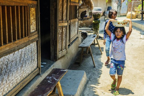 Children on the street in an Indonesian village, village, child, girl, childhood, carefree,