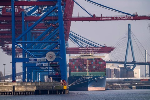 HHLA Container Terminal Burchardkai, in Waltershof harbour, HMM Nuri container freighter, Köhlbrand