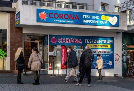 Corona test centre and vaccination centre, in the city centre, Bochum, North Rhine-Westphalia,