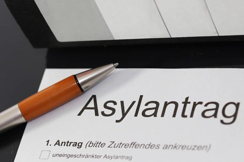 Symbolic image: Asylum application form in Germany