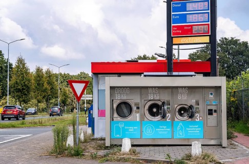 Self-service washing machines, for laundry, clothing, open 24 hours, around the clock, at a petrol