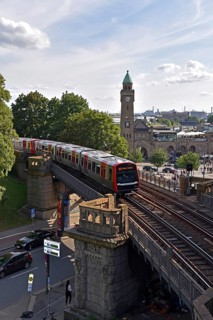 Europe, Germany, Hanseatic City of Hamburg, underground at the harbour, Landungsbrücken station,