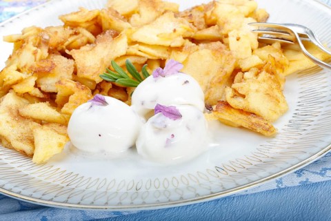 Swabian cuisine, apple crisp with lavender ice cream, served, pancake with apple, pancake,