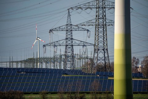 Part of a new line route, 380 KV extra-high-voltage line between Osterath and Gohr, 6-hectare solar