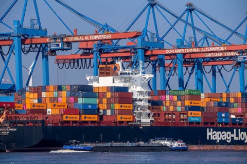 Container Terminal Altenwerder, Hapag-Lloyd container ship Frankfurt Express during loading and