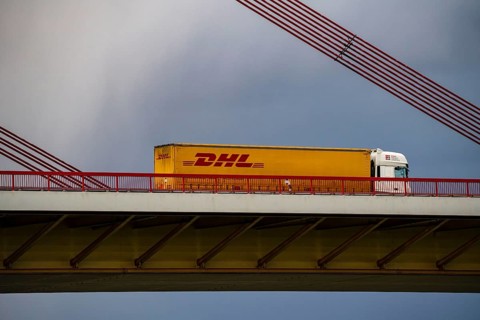 Beeckerwerther Brücke, motorway bridge, A42, truck, over the Rhine, in Duisburg, North