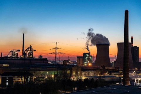 The two blast furnaces of HKM, Hüttenwerke Krupp Mannesmann, in Duisburg-Hüttenheim, extinguishing