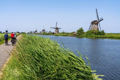 Kinderdijk, 18 windmills designed to pump water from the polders to utilise the land, one of the