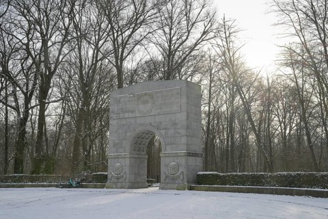 Exit East, Portal, Soviet Memorial, Winter, Treptower Park, Treptow, Treptow-Köpenick, Berlin,