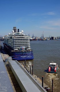 Europe, Germany, Hamburg, Elbe, Cruise Centre Altona, passenger ship, Mein Schiff 6, deck