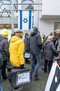 Suitcase march in Recklinghausen, for the 2nd time over 500 people walk through Recklinghausen,