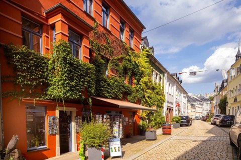Schwarzenberg/Erzgeb. is a large district town in the Erzgebirge district of Saxony. Built in the