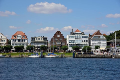 Europe, Germany, Schleswig Holstein, Baltic Sea, Lübeck-Travemünde, Trave, View to Vorderreihe,