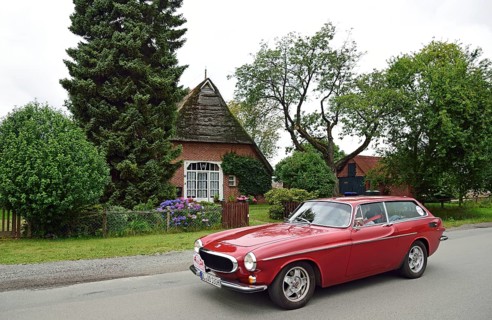 Europe, Germany, Lower Saxony, Lower Elbe Classics, classic car tour, Volvo P 1800 ES, Snow White,