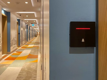 Interior view control panel doorbell, room service, room service, privacy, do not disturb, red,