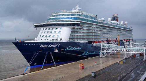 Cruise ship Mein Schiff 4 at Columbuskaje, Bremerhaven, Weser estuary, Weser, North Sea coast,