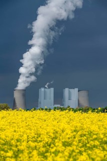 Neurath lignite-fired power station, near Grevenbroich, RWE Power AG, storm clouds over the Rhenish