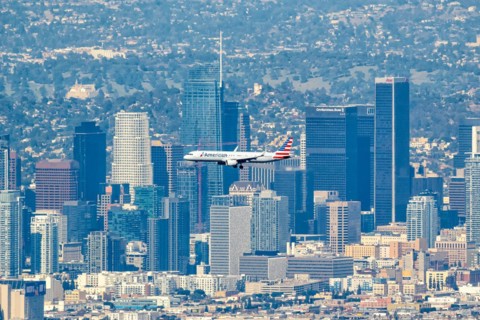 An American Airlines Airbus A321neo aircraft with the registration number N444UW at Los Angeles