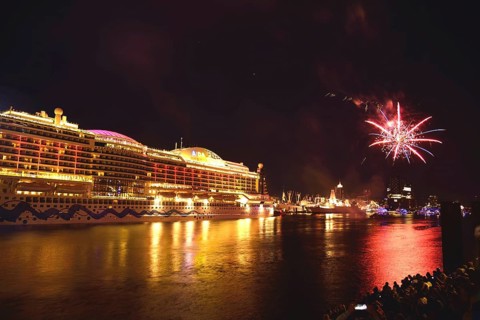 Germany, Hamburg, Elbe Philharmonic Hall, concert hall, harbour birthday, cruise ship AIDAprima,