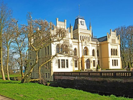 Evenburg Castle, Leer, Spring, East Frisia, Germany, Europe