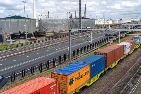 Shell Pernis refinery, largest refinery in Europe, production, logistics and tank facilities,