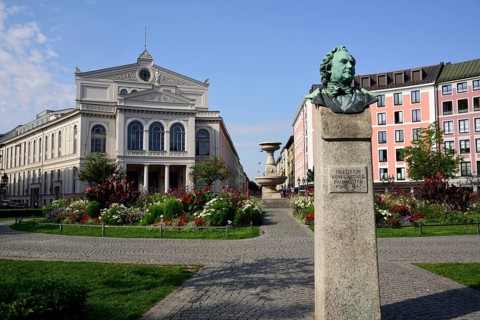 Europe, Germany, Bavaria, Munich, Staatstheater am Gärtnerplatz, Monument to Friedrich von Gärtner,