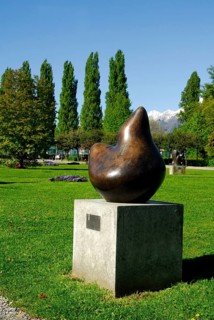 Sculpture Larme de galaxie, Ticino, sculpture, 1962, by Jean Arp, Giardini Arp, Locarno, Ticino,