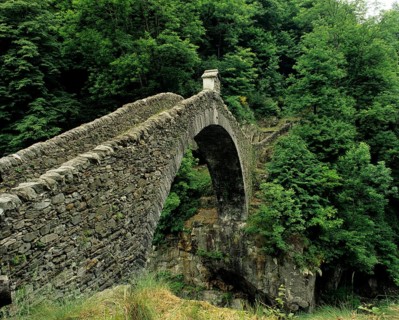 Stone Bridge, Intragna, Centovalli, Ticino, Switzerland, Europe