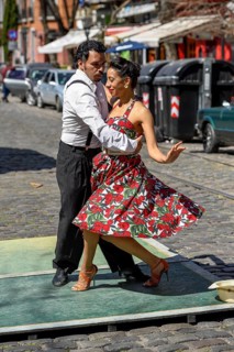 Tango dancer, street tango, near Plaza Dorrego, San Telmo district, Buenos Aires, Argentina, South
