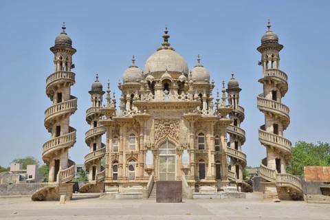 Mohabbat Maqbara Palace, mausoleum of two princes of Junagadh, mixture of Islamic and European