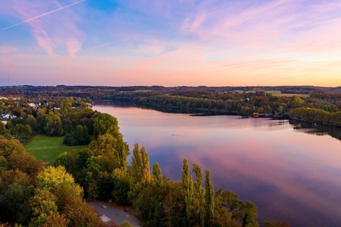 Sunset at Lake Baldeney in Essen, Ruhr reservoir, Essen, North Rhine-Westphalia, Germany, Europe