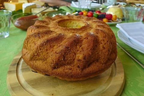 Swabian baked goods, pastries, Gugelhupf, courgette cake, sweets, baked, food breakfast table,
