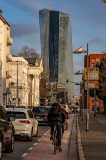 Inner city traffic, street Schöne Aussicht, with cycle track, columns facade of the Literaturhaus