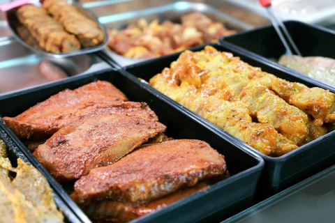 Variety of fine meat products in the butchery (Variety of fine meat products in the butchery)