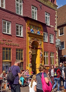 Europe, Germany, Lower Saxony, Hamburg Metropolitan Region, Lüneburg, Große Bäckerstraße, The old