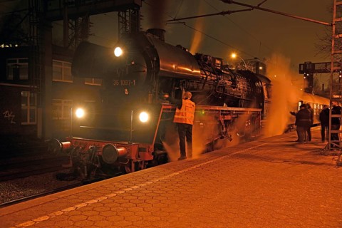 Europe, Germany, Hamburg, steam locomotive 35 1097-1, built in 1959 for the GDR Reichsbahn, night