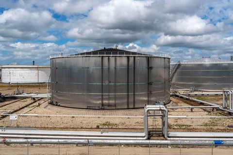 Shell Pernis refinery, largest refinery in Europe, production, logistics and tank facilities,