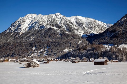 Winter landscape, snowy landscape, view of Oberstdorf, behind Rubihorn, Gaisalphorn, Geißfuß,