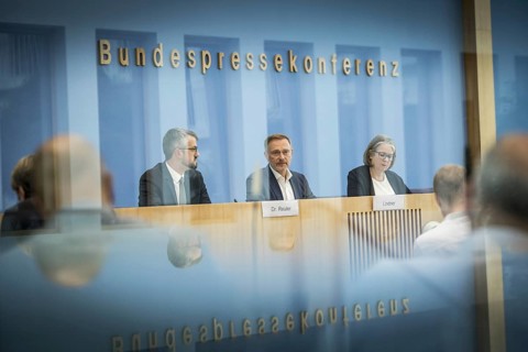 Presentation of the government draft for the 2025 federal budget at the Federal Press Conference by