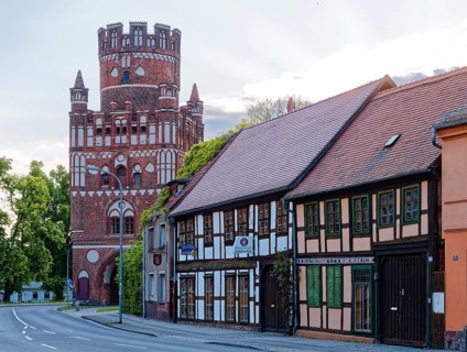 Half-timbered houses in front of the historic Uenglinger Tor tor in the old town centre of Stendal