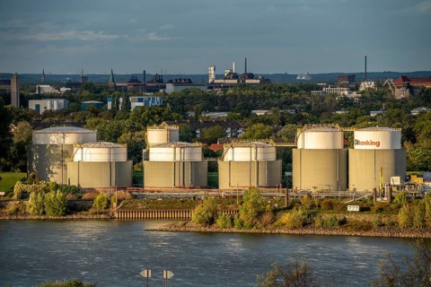Duisburger Häfen, tank terminal of Oiltanking Deutschland GmbH, large tanks for fuels and vegetable