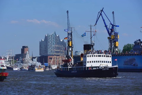 Europe, Germany, Hamburg, Elbe, Harbour Birthday, View from St. Pauli to the Elbe Philharmonic